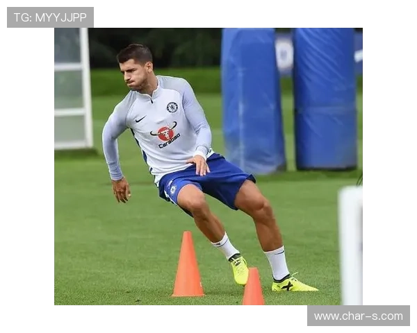 列维·科尔维尔在英超赛季中表现出色,年轻后卫的竞技状态吸引球迷关注 列维·科尔维尔在英超赛季中表现出色,年轻后卫的竞技状态吸引球迷关注