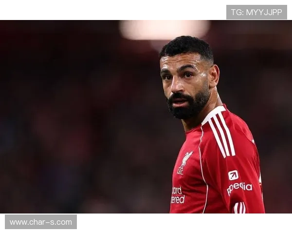 奥斯梅恩 vs 萨拉赫:终结效率与战术角色差异 奥斯梅恩 vs 萨拉赫:终结效率与战术角色差异