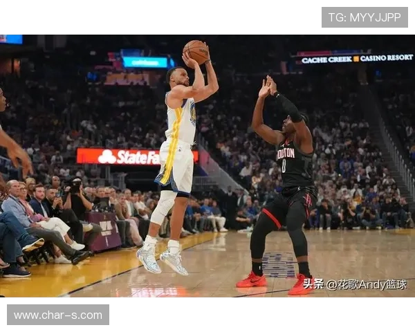 扬尼斯挡拆强突制造高效内线胜过库里外线拉扯